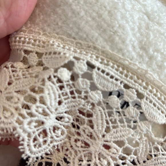 ZARA Blogger Favorite Lace Crochet Sweater Size S - Picture 5 of 6